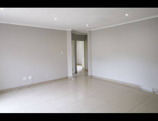 3 BEDROOM TOWNHOUSE FOR SALE IN CAMBRIDGE